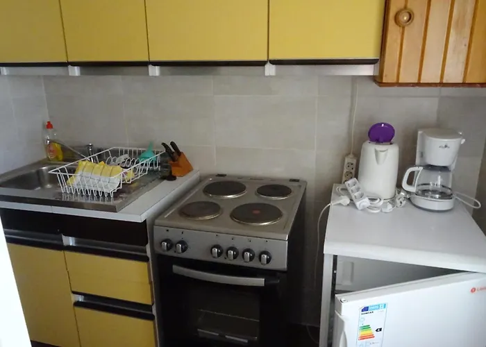 Apartmani Slavica Kuca Blizu Mora Sa Terasom